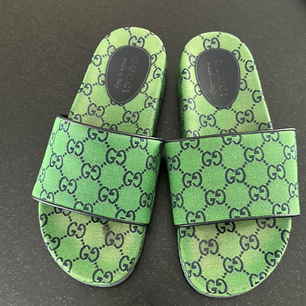 Green and navy Gucci men’s platform sandals barely worn